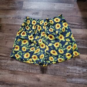 NWOT Noisy May sunflower print shorts